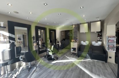 Salon de coiffure à MONTAUROUX (83440) - 3011437577