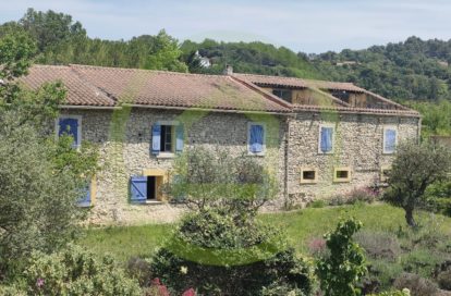 Appartement à rénover à LE BEAUCET (84210)