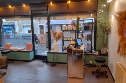 Salon de coiffure à COMPIEGNE (60200) - 3011437338