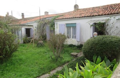 Maison à rénover à VILLENEUVE-LA-COMTESSE (17330) - 3011430360